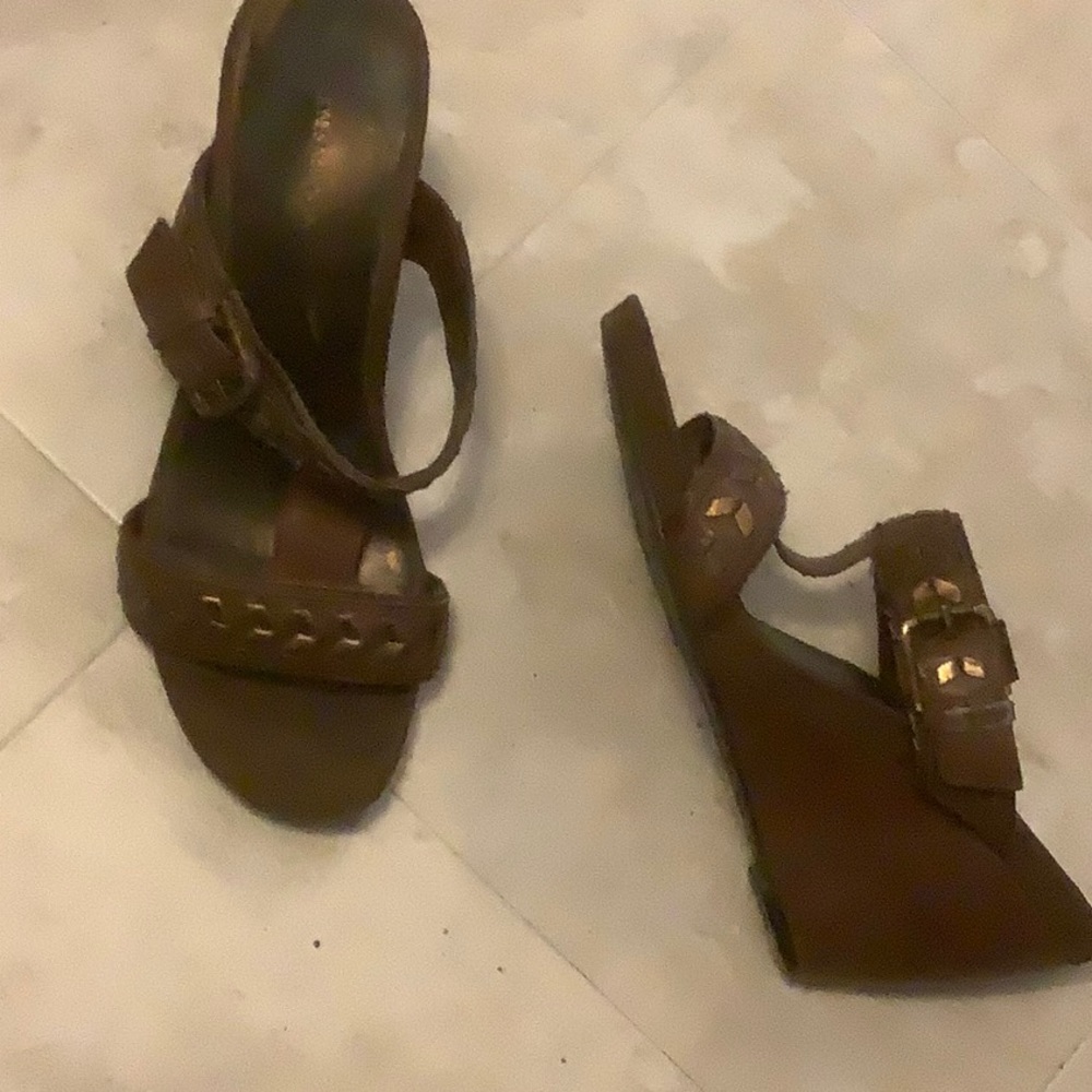 Ladies wedge sandals